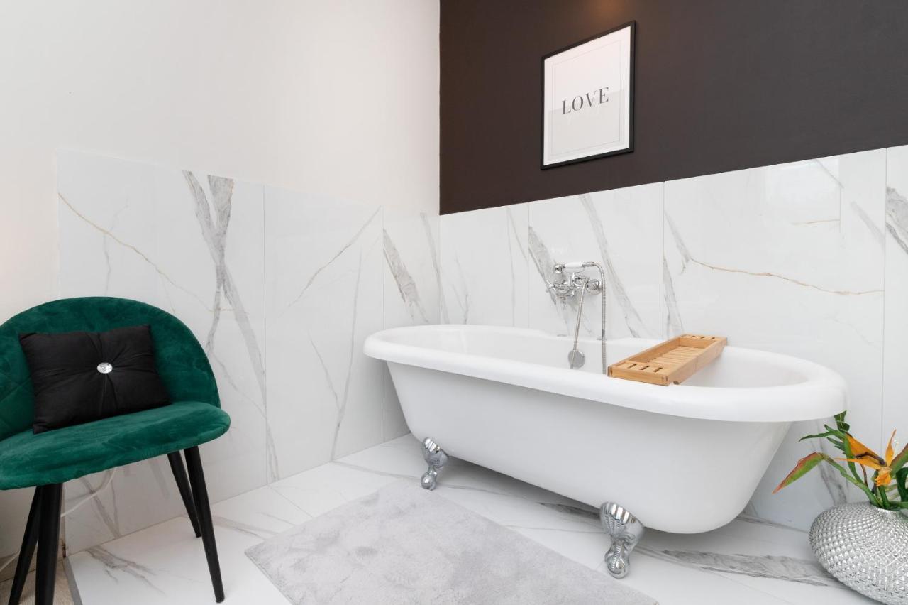 Przestronne 2 Oddzielne Sypialnie Caly Apartament W Spokojnej Dzielnicy Borkowo  ภายนอก รูปภาพ